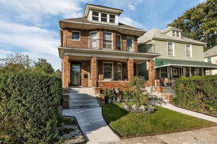 Property Photo: 2511 Seyburn Street MI 48214 1786