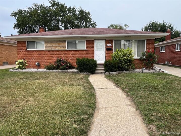Property Photo:  27580 Jean Road  MI 48093 