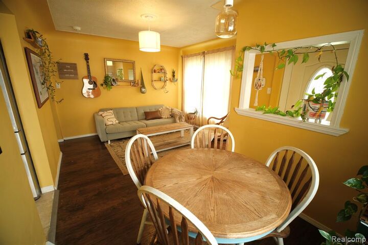 Property Photo:  26225 Annapolis Street  MI 48125 1435 