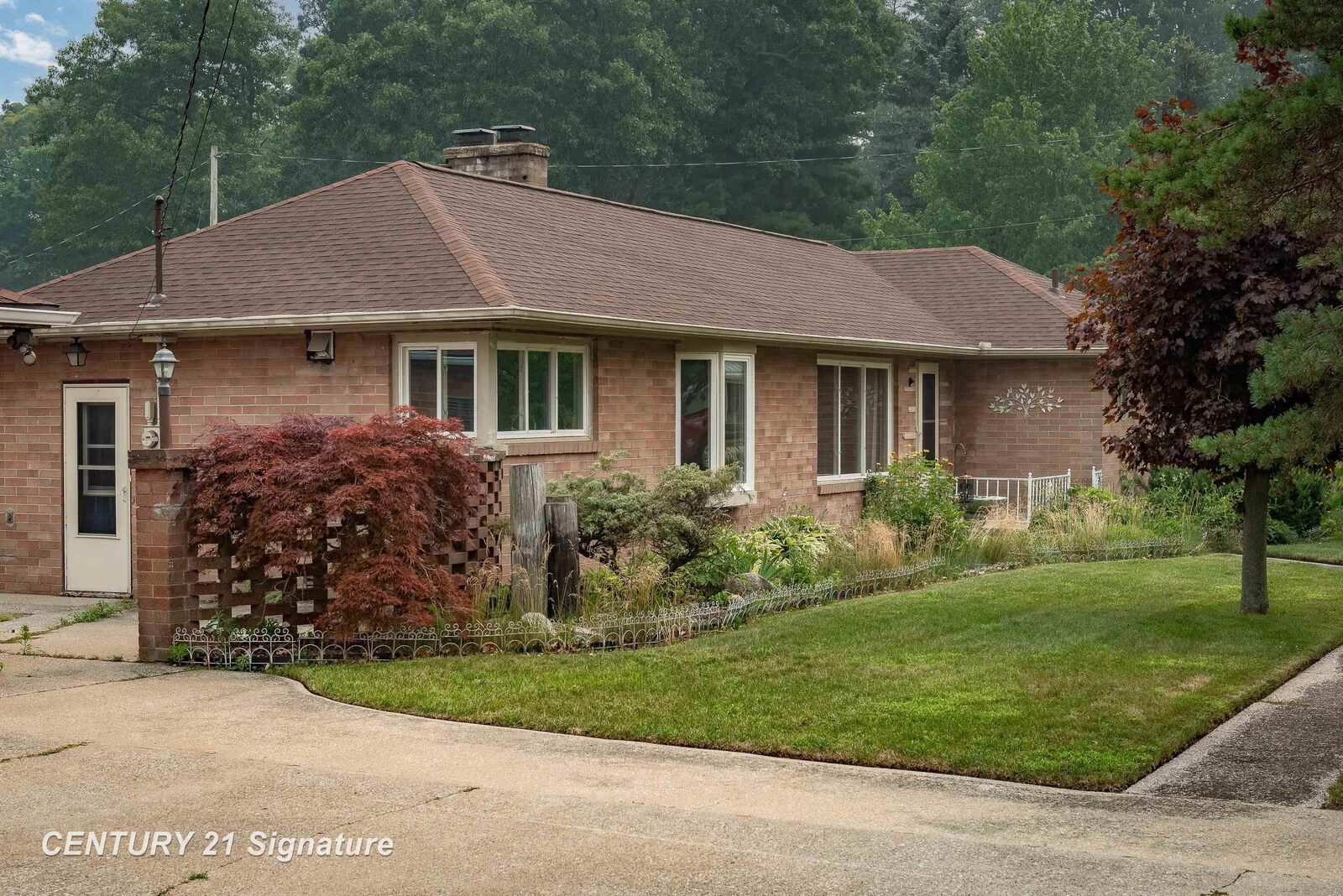 Property Photo:  103 Lincoln Drive  MI 48706 