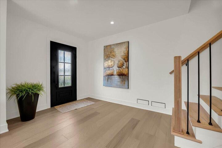 Property Photo:  1323 Washington Boulevard  MI 48009-4157 