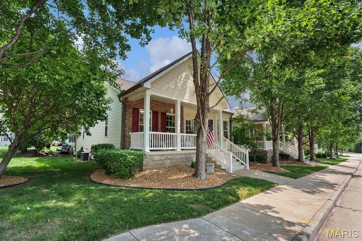 Property Photo:  781 Queens Court Place  MO 63376 