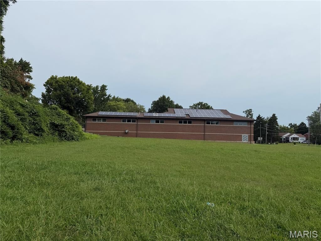 Property Photo: 1011 Jennings Station Road MO 63137