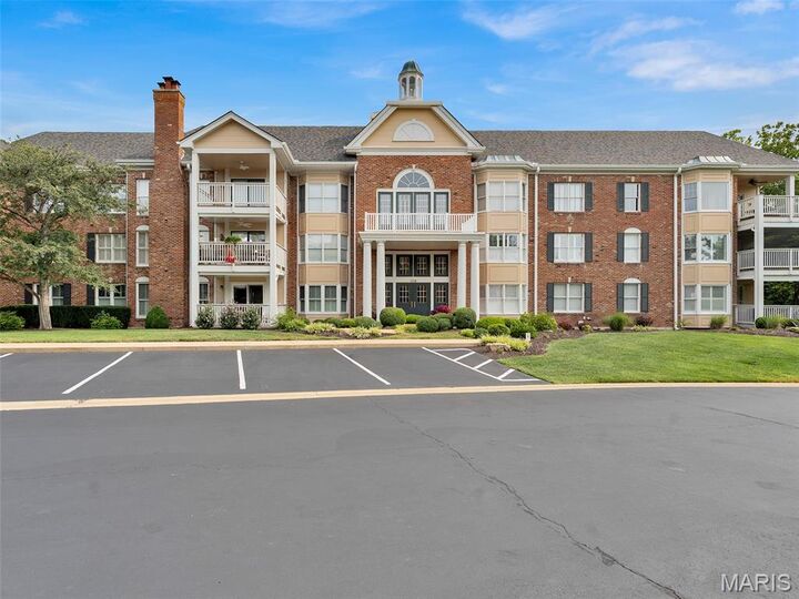 Property Photo: 208 Ambridge Court 206 MO 63017