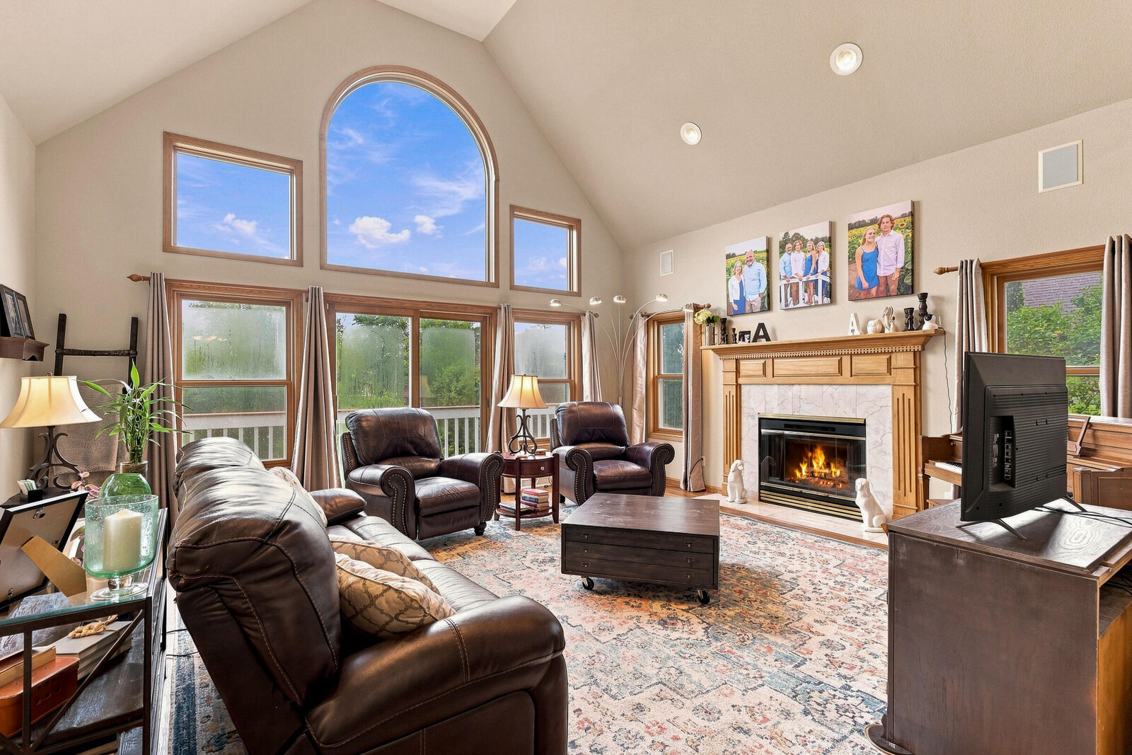Property Photo:  714 Audubon Rd  WI 53083 