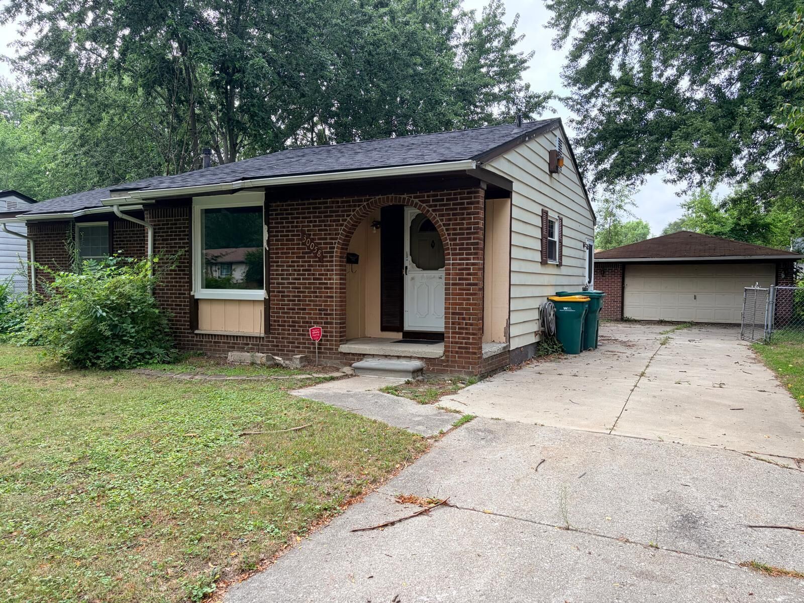 Property Photo:  30058 Halecreek Street  MI 48174 