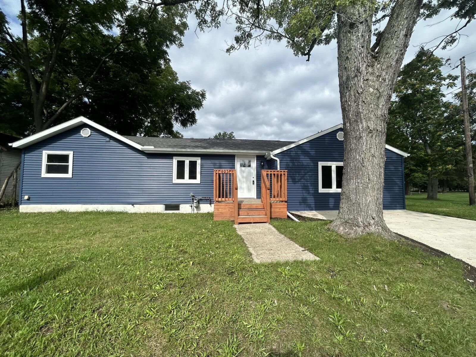 Property Photo: 803 Enterprise Street MI 49107