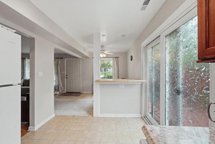 Property Photo: 1784 Queensbury Circle 5714 IL 60169