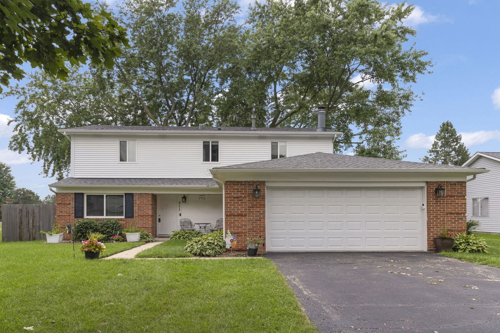 Property Photo:  311 Thistle Drive  IL 60490 