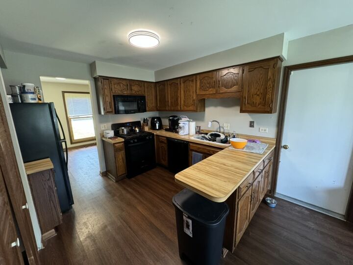 Property Photo: 1013 E Benton Avenue IL 60540