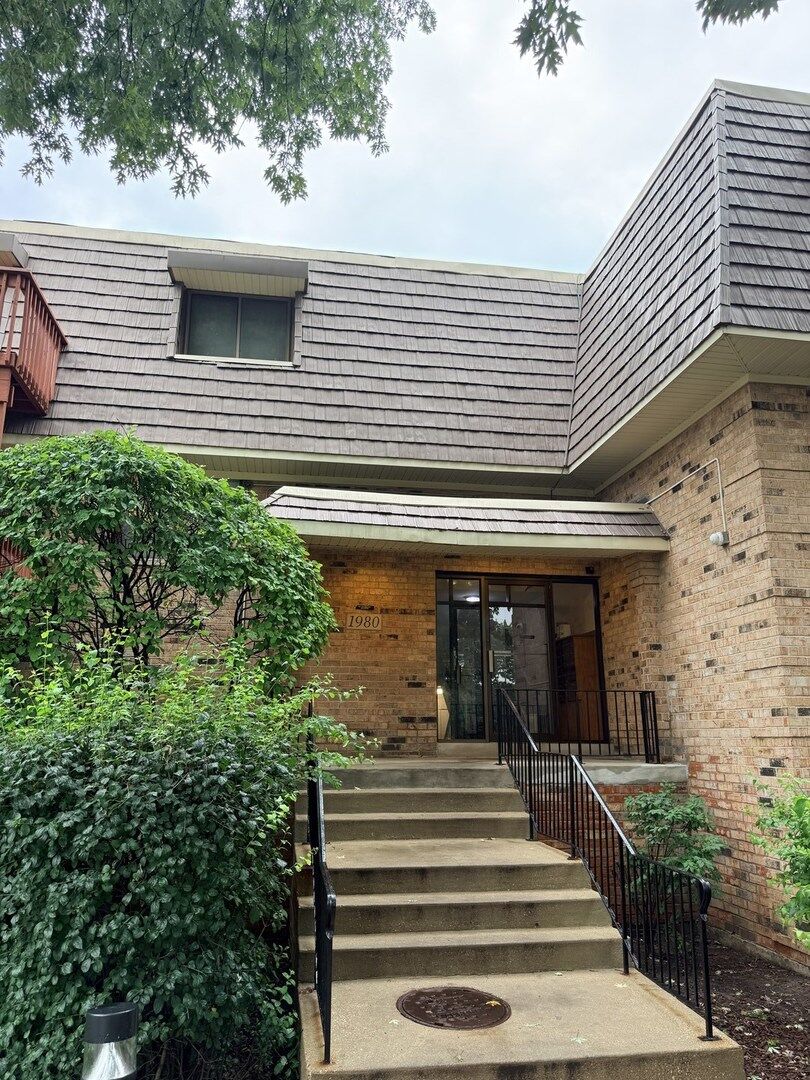 Property Photo:  1980 Selmarten Road 1901  IL 60505 