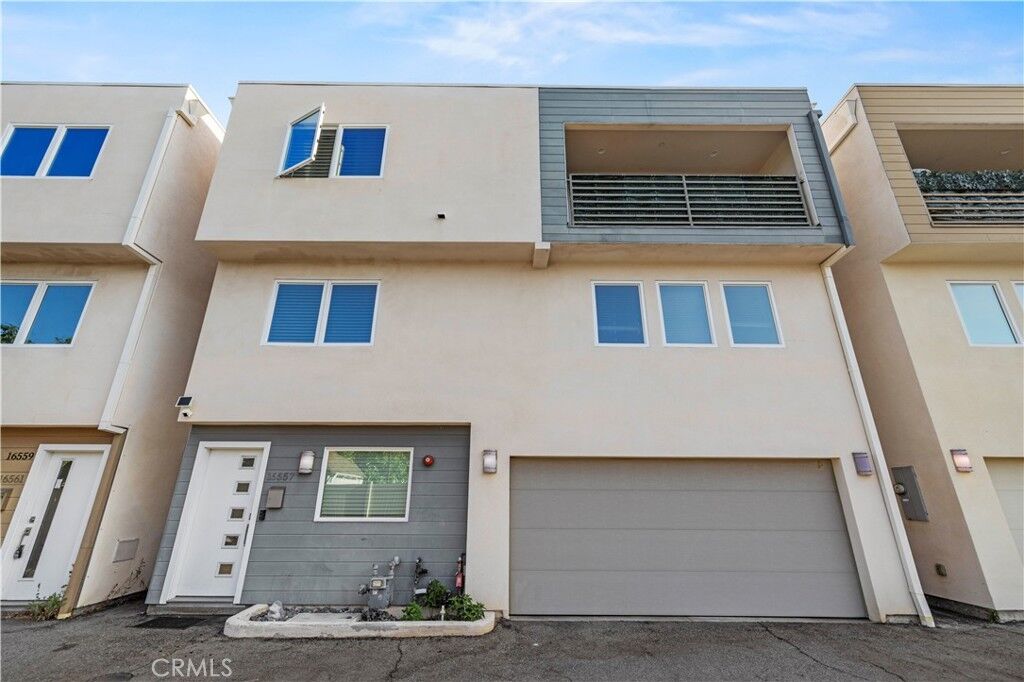 Property Photo: 16557 Vine Terrace CA 91406