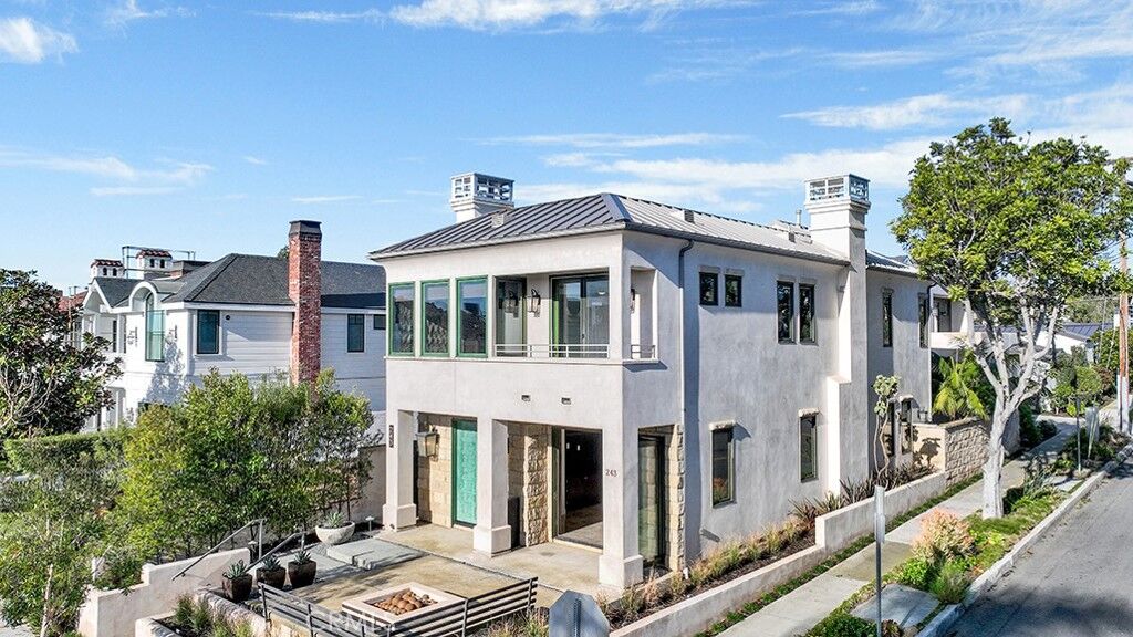 Property Photo:  243 Poppy Avenue  CA 92625 