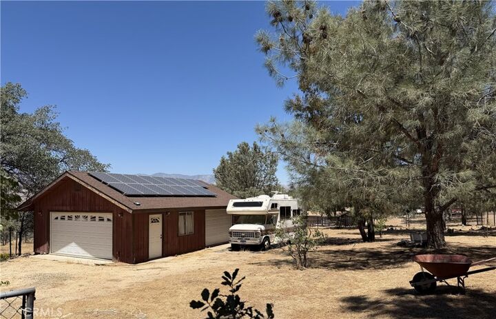 Property Photo:  3512 Oakwood  CA 93240 
