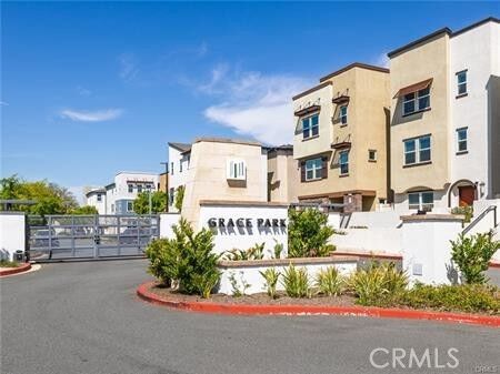 Property Photo:  533 Daniel Freeman Circle  CA 90301 