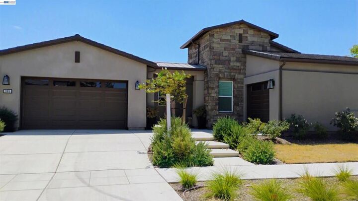 Property Photo: 965 Beaver Pond Loop CA 93636