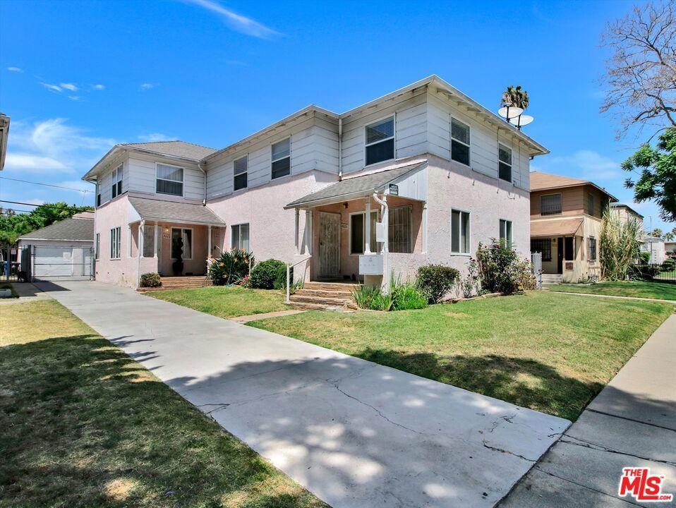 Property Photo: 3663 S Victoria Avenue CA 90016