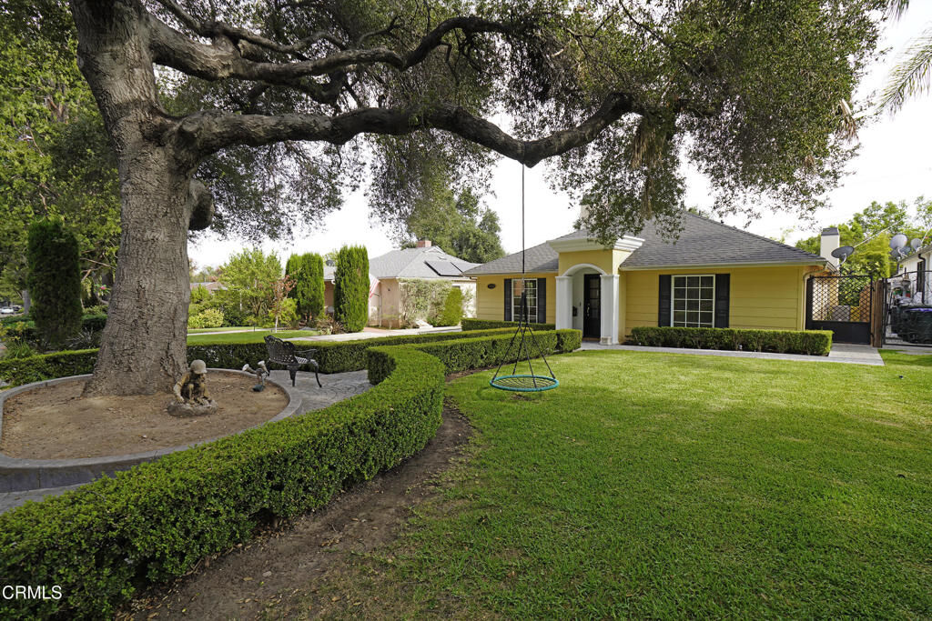 Property Photo:  2340 Brigden Road  CA 91104 