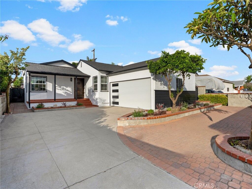 Property Photo:  5216 Mesmer  CA 90230 