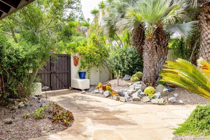 Property Photo: 5341 Westknoll Lane CA 92109