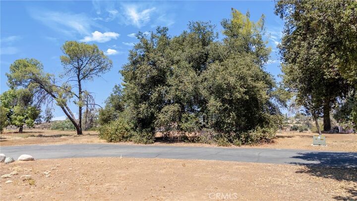 Property Photo: 61 Redwood CA 92320