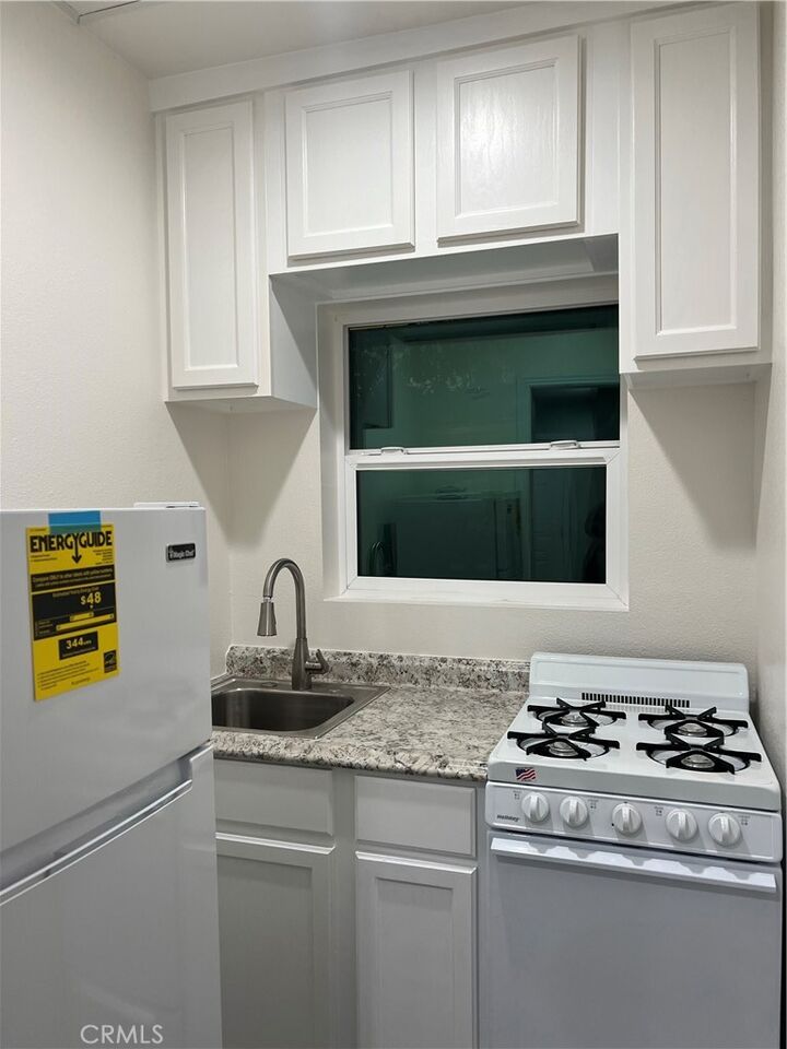 Property Photo:  1816 W 22nd Street  CA 90018 