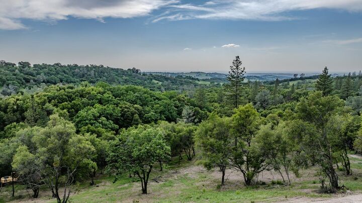 Property Photo: 13477 Heritage Oaks Drive CA 95685