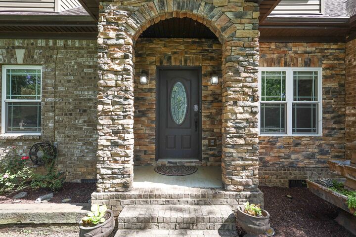 Property Photo: 2544 Ramblewood Dr TN 37129