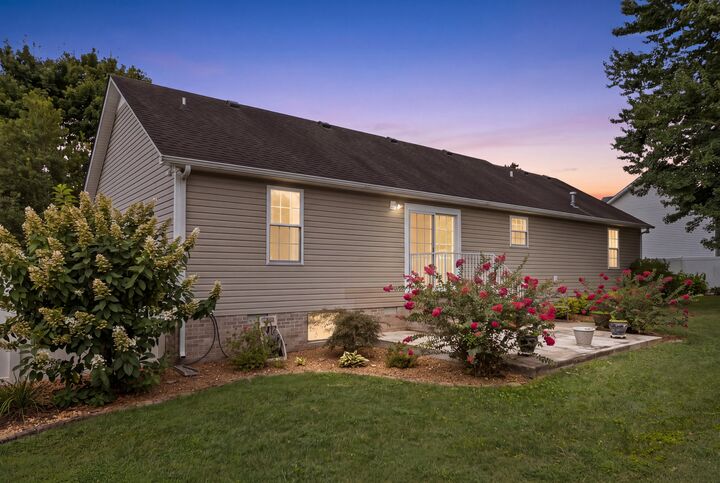 Property Photo: 102 Chesapeake Dr TN 37388