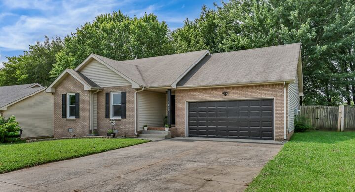 Property Photo: 3250 S Senseney Cir TN 37042
