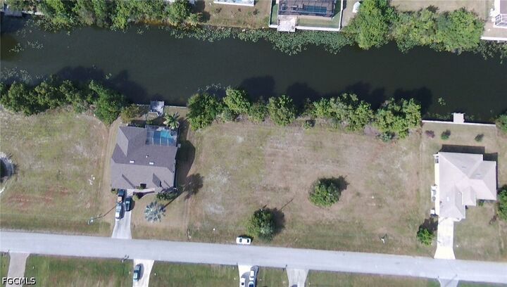 Property Photo: 617 NW 14th Street FL 33993