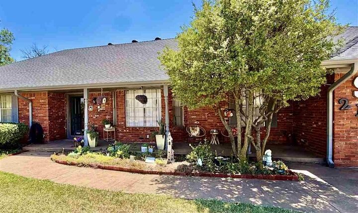 Property Photo:  214 W Broadway Avenue  OK 73016 