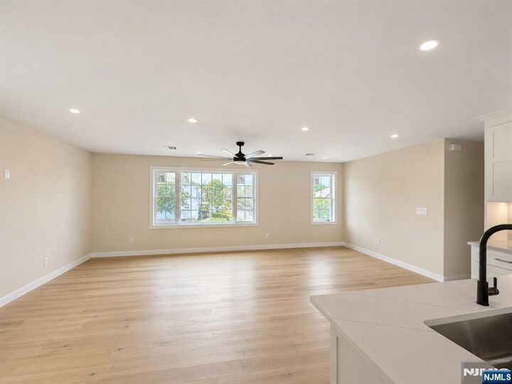 Property Photo:  81 Ellen Street 2  NJ 07110 