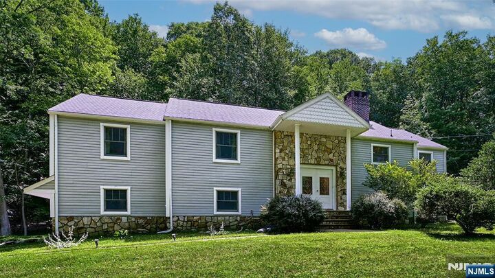 Property Photo:  460 Laurel Lane  NJ 07405 