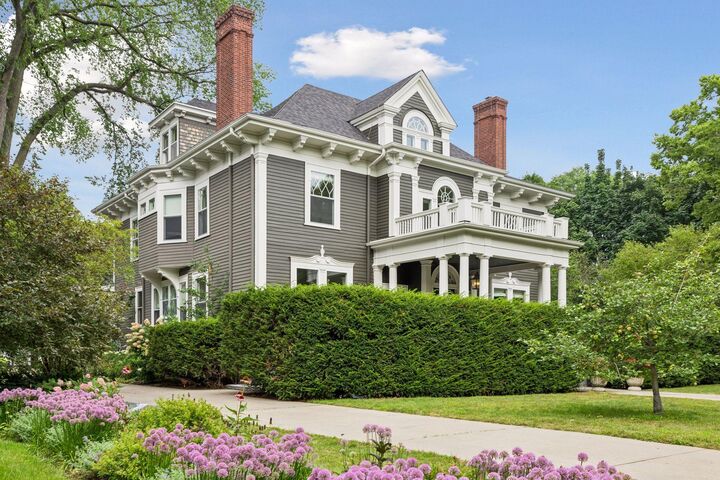 Property Photo: 1373 Summit Avenue MN 55105