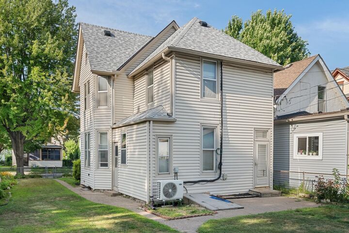 Property Photo: 922 Beech Street MN 55106