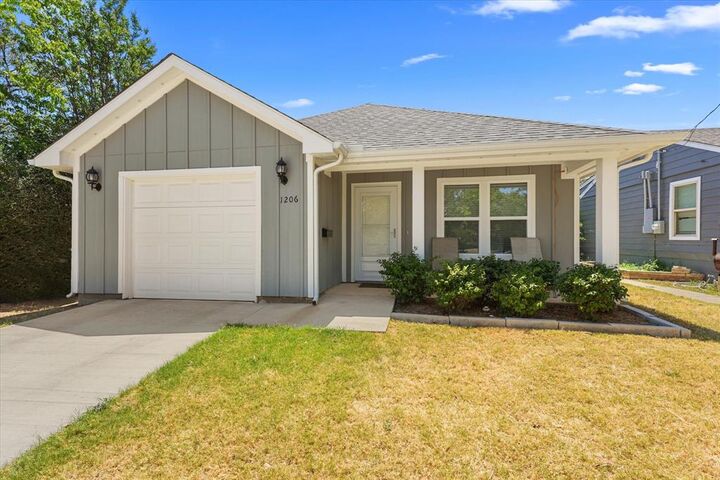 Property Photo:  1206 Claude Street  TX 75203 