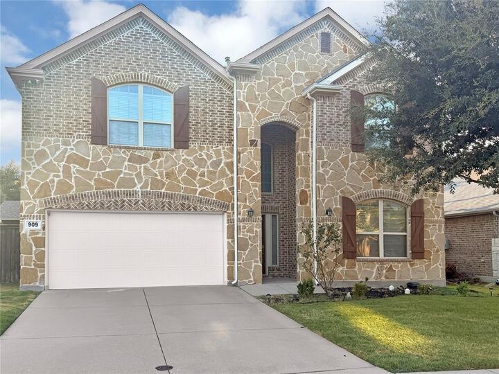 Property Photo:  909 Blanco Lane  TX 75071 