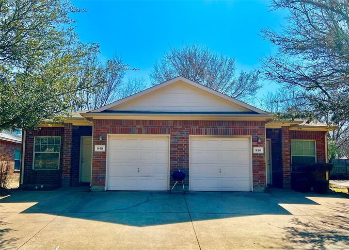Property Photo:  848 Mirabell Court 850  TX 76015 
