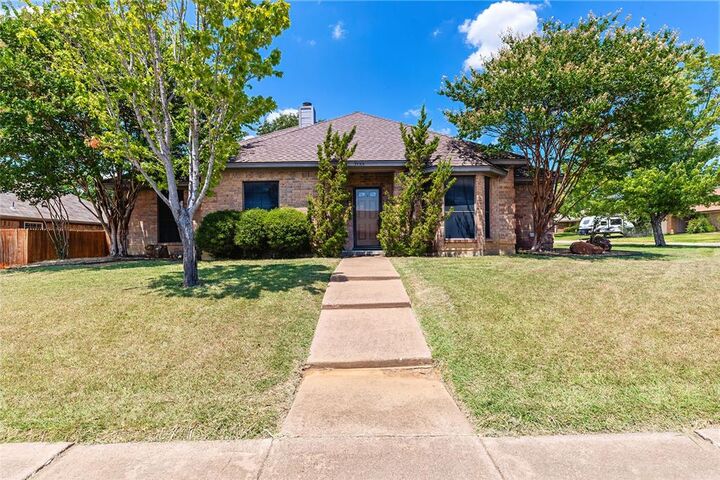 Property Photo:  7133 Starnes Road  TX 76182 