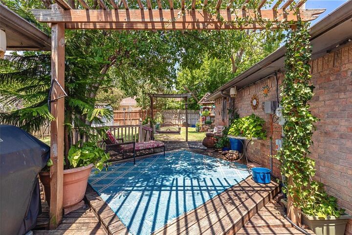Property Photo:  7133 Starnes Road  TX 76182 