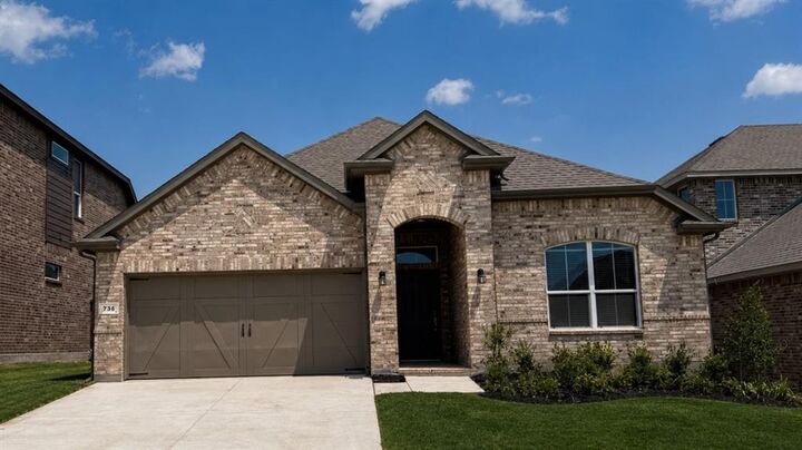Property Photo: 736 Soaring Hawk Drive TX 76008