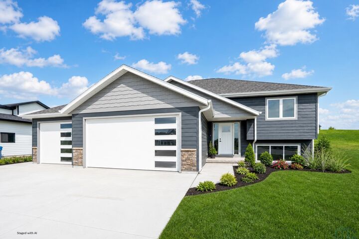 Property Photo:  1912 2nd Ave SE  IA 51031 