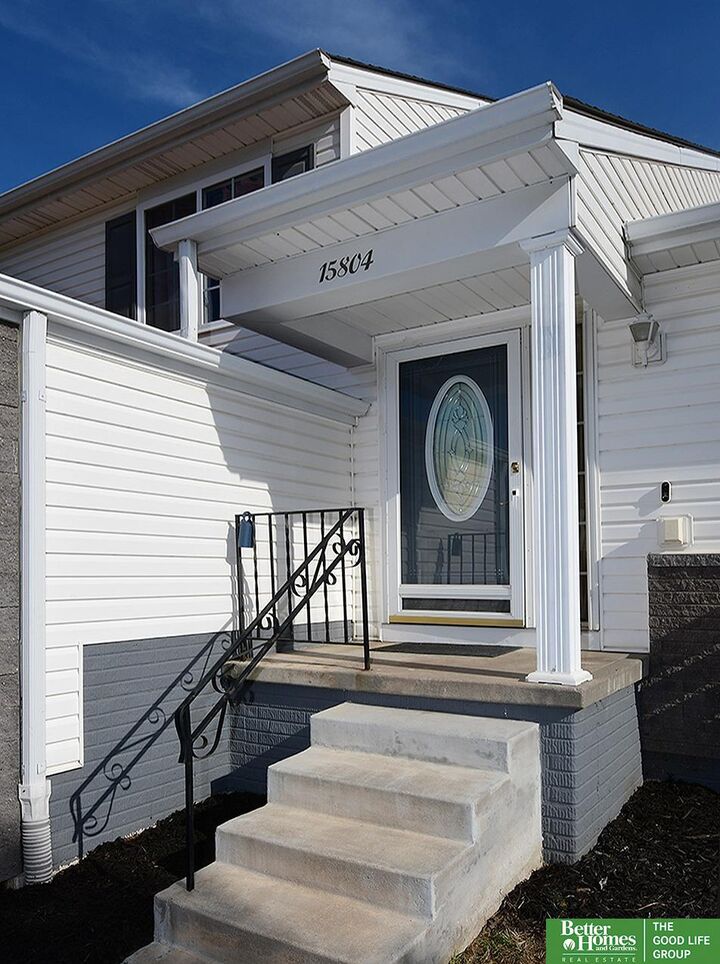 Property Photo: 15804 Cottonwood Avenue NE 68136