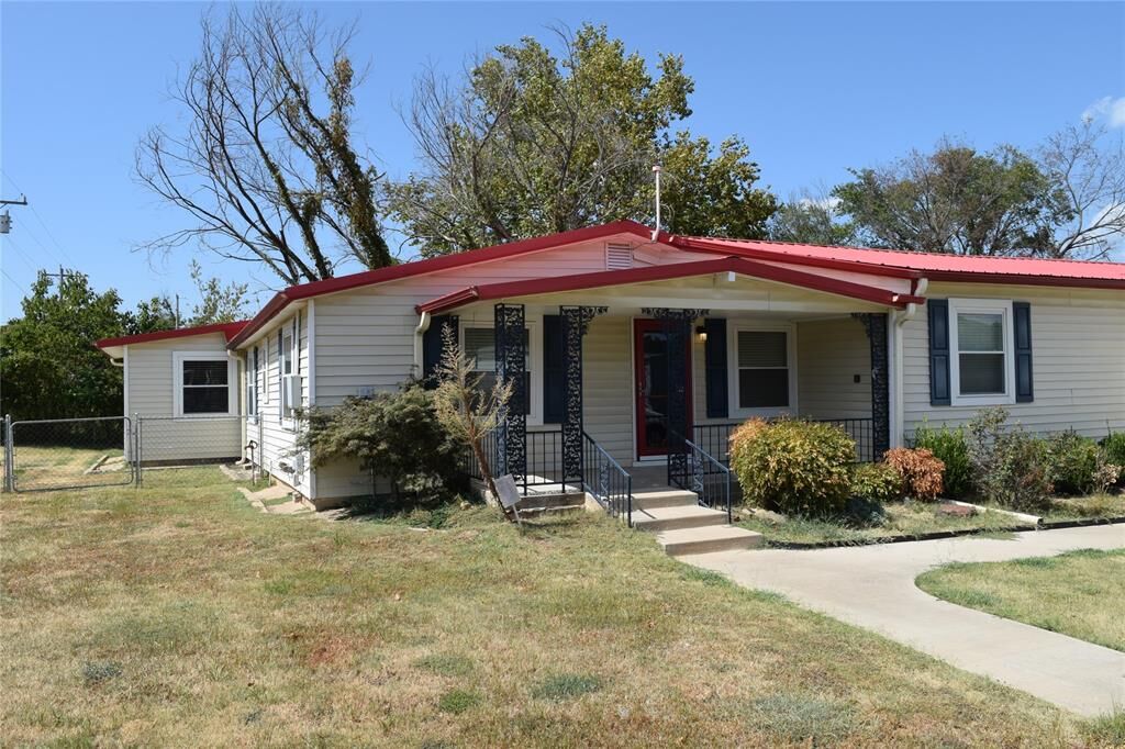 Property Photo: 428599 Texanna Road OK 74455