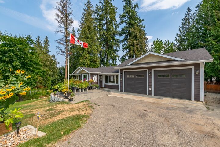 Property Photo: 2651 Okanagan Avenue NE BC V1E 2T2