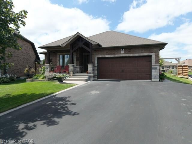 15 Hurley Court — photo 1