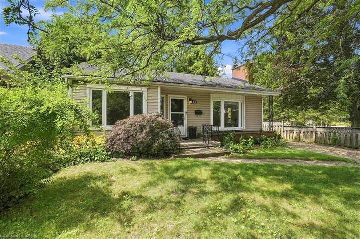 Property Photo:  17 Rita Street Main  ON L9H 4S1 
