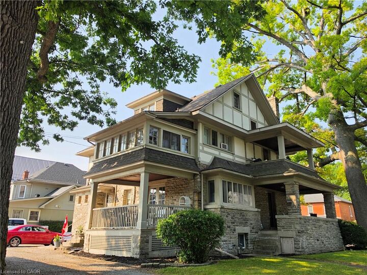 Property Photo: 71 Norfolk Street N ON N3Y 3N6