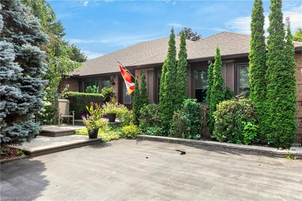 Property Photo: 376 Melanie Crescent ON L9G 4B2